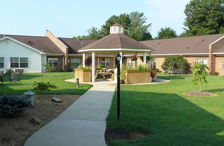 A Beautiful Courtyard to Enjoy the Fresh Air