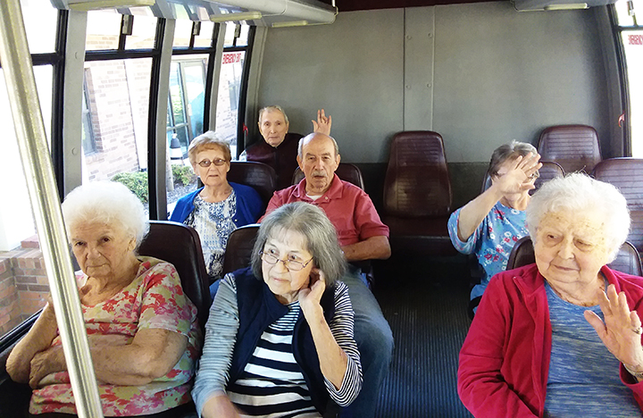 Memory Care residents head to Millstone Creek Orchards for Apple Week